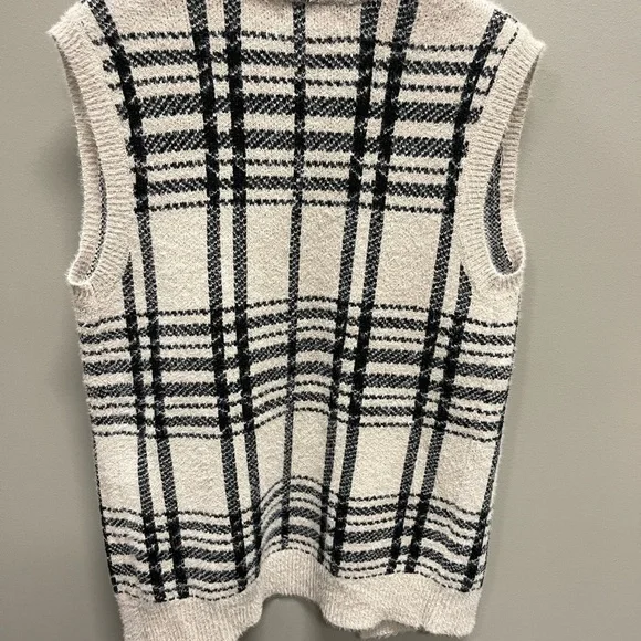 William Rast Cream and Black long Knit Vest - Picture 3 of 5